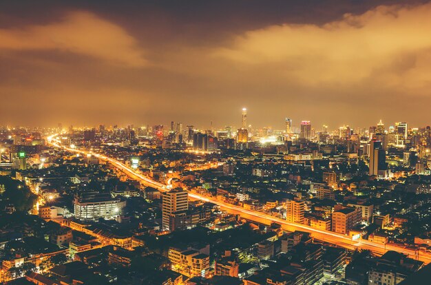 Paesaggio urbano di Bangkok alla notte, Tailandia