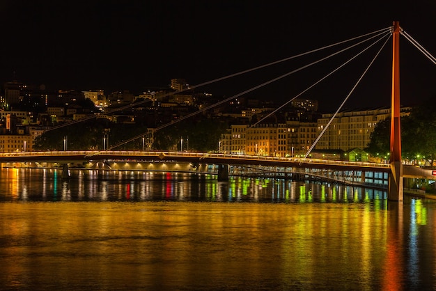 Paesaggio urbano di Lione Francia di notte