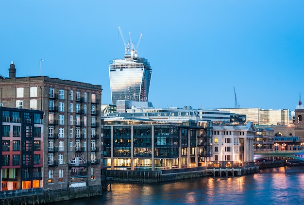 Paesaggio urbano di Londra al crepuscolo, LONDRA, Inghilterra