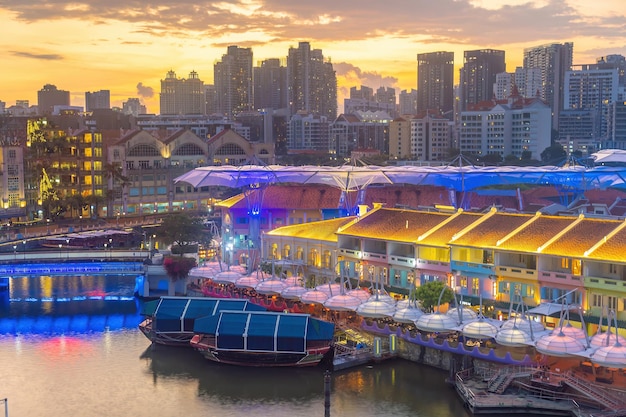 Paesaggio urbano di vista aerea dello skyline della città di Clarke Quay Singapore