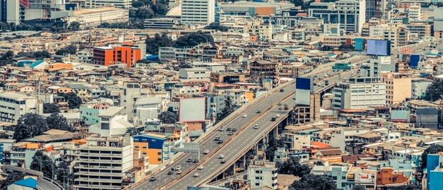 Paesaggio urbano e grattacieli nel centro della metropoli