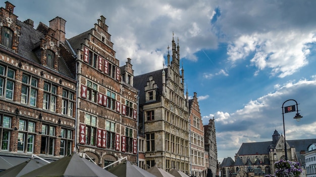 Paesaggio urbano tipico dell'architettura fiamminga nella città di Gand, in Belgio