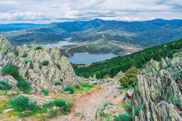 Paesaggio vicino alla diga di Atazar (Madrid, Spagna)