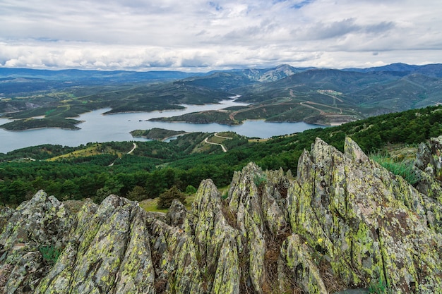 Paesaggio vicino alla diga di Atazar (Madrid, Spagna)