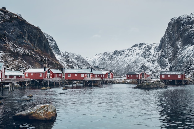 Paesino di pescatori di Nusfjord in Norvegia