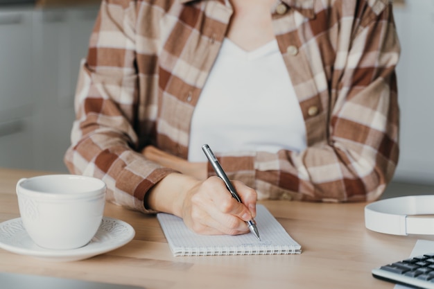 Pagine del mattino, flusso di abitudine al diario di coscienza, la prima cosa ogni mattina