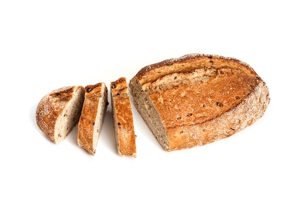 Pagnotta di pane integrale con fette