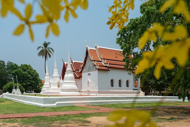 Pagoda bianca Wat Uposatharam Tempio buddista Uthai Thani