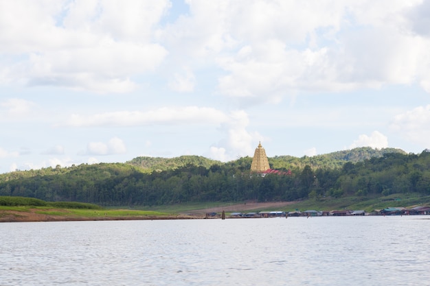 pagoda del tempio Sagklaburi