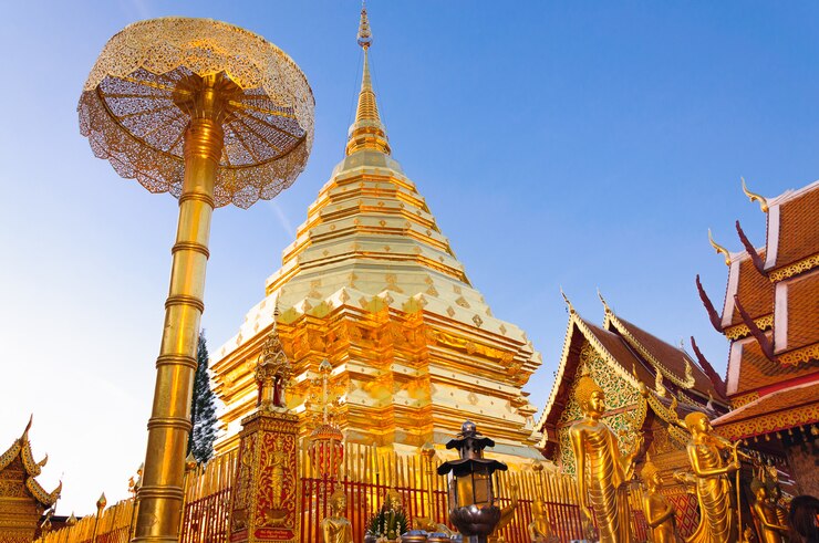Pagoda dorata a Doi Suthep Tailandia