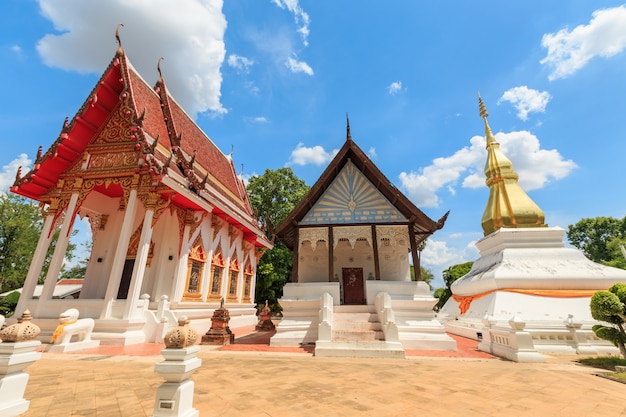 Pagoda dorata in Phra That Kham Kaen, Khon Kaen, Tailandia