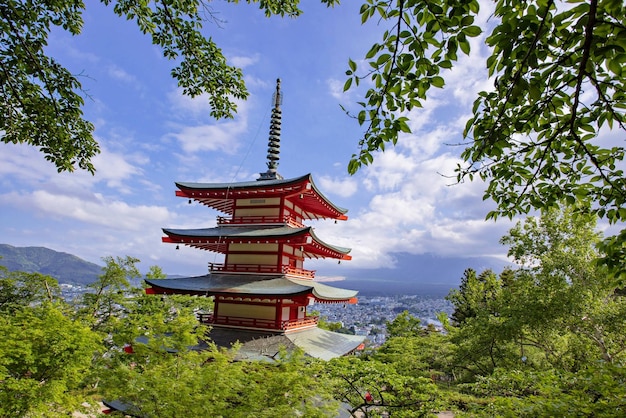 Pagoda rossa di Chureito a Yamanashi, Giappone