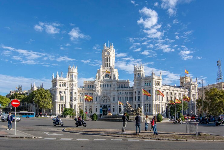 Palazzo Cibeles e fontana in Plaza de Cibeles a Madrid Spagna