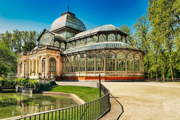 Palazzo di cristallo nel parco del Retiro a Madrid, Spagna