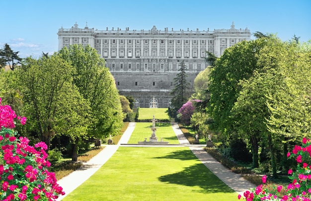 Palazzo Reale di Madrid Palacio Real in spagnolo Residenza ufficiale dei Re di Spagna Vista Campo del Moro