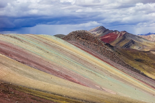 Palcoyo montagne arcobaleno, a Cusco, in Perù. Paesaggio colorato nelle Ande