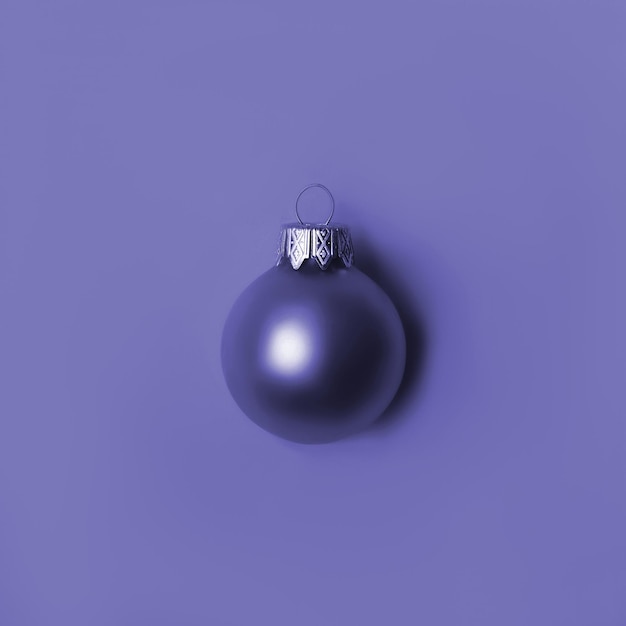 Palla di Natale sulla cartolina d'auguri di Capodanno Proton Purple con posto per il testo