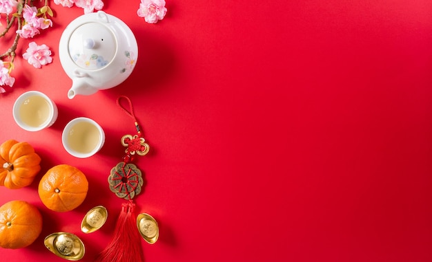 Palle di gnocchi Tang Yuansweet una cucina tradizionale per il solstizio d'inverno di Midautumn Dongzhi e i caratteri cinesi del nuovo anno cinese FU nell'articolo si riferiscono al flusso di denaro della ricchezza della fortuna