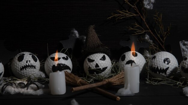 PALLINE DA GOLF CON FACCE FANTASTICHE DI HALLOWEEN CON CANDELE, PUNTEGGIO E DECORAZIONE DELLA STREGA