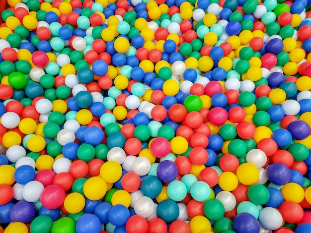 Palline di plastica colorate