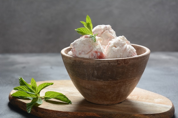 Palline per gelato e coni di cialda