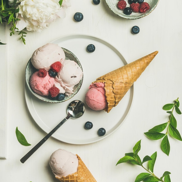 Palline quadrate per gelato alla fragola e cocco rosa