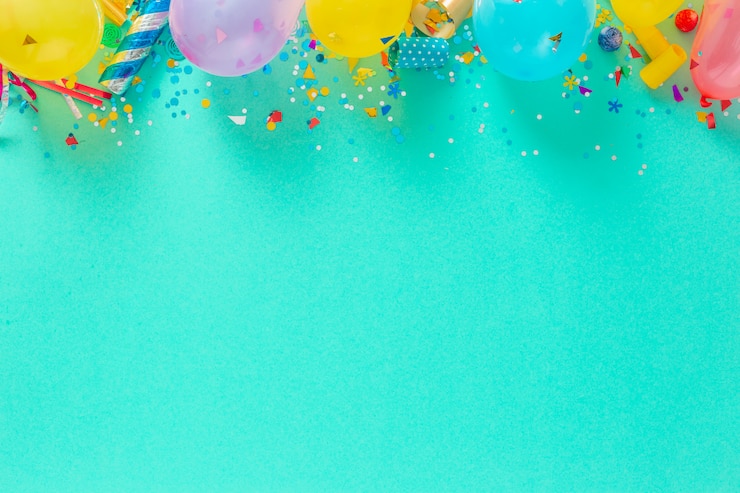 Foto palloncini e varie decorazioni per feste vista dall'alto