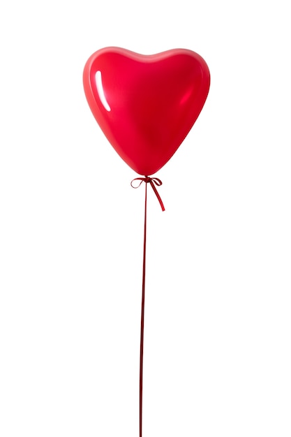 Palloncino cuore rosso isolato su un bianco