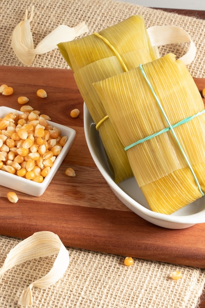 Pamonha tradizionale dello spuntino brasiliano del cereale.