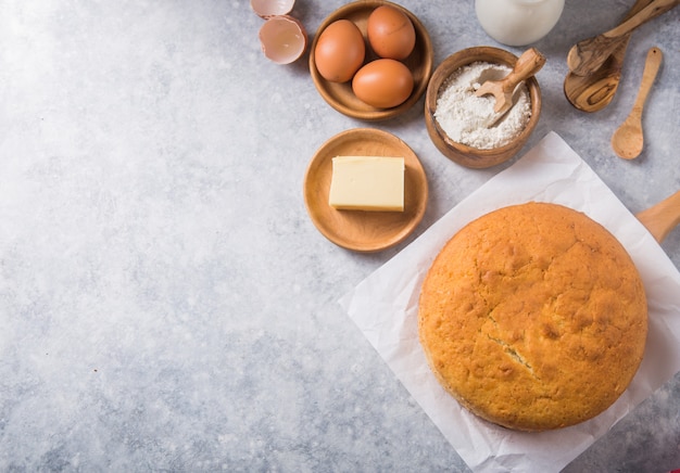 Pan di Spagna e ingredienti deliziosi fatti in casa