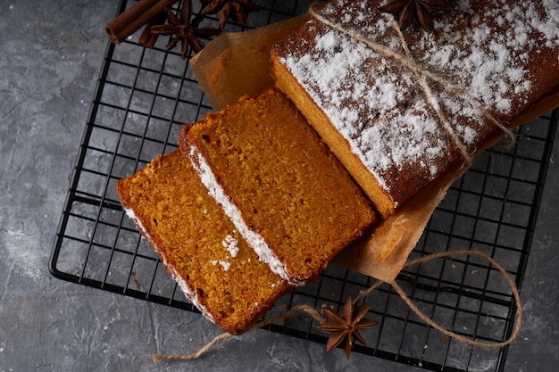 Pan di Spagna inglese fatto in casa, torta di carote tenera