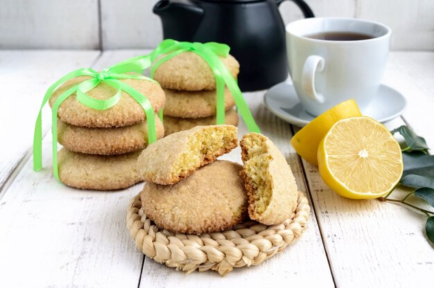 pan di zenzero croccante al limone e tè