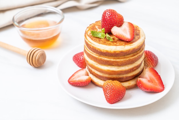 pancake con fragole fresche