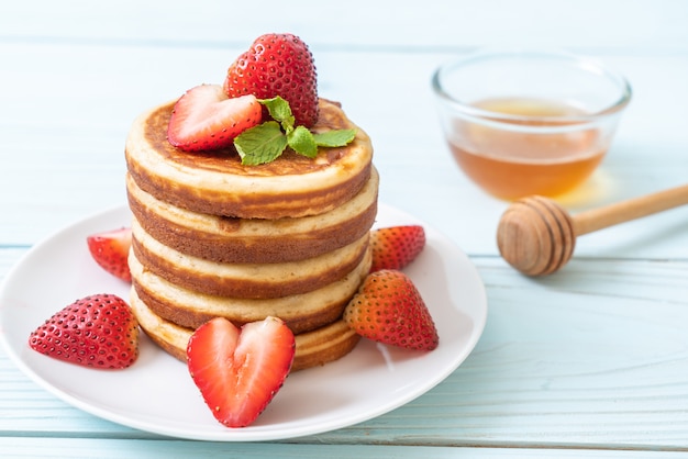 pancake con fragole fresche