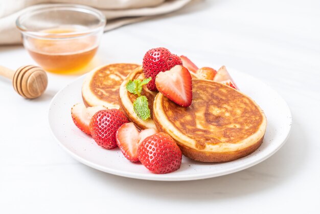 pancake con fragole fresche