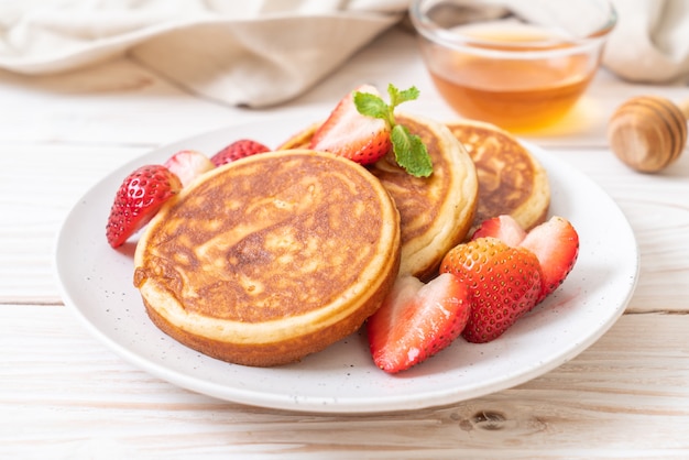 pancake con fragole fresche