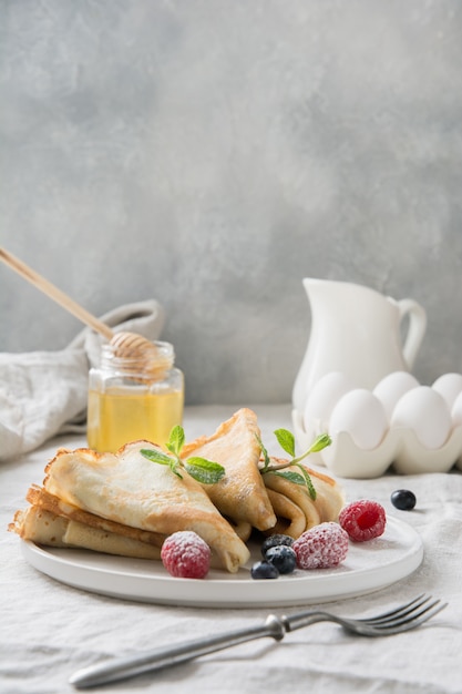 Pancake russi tradizionali saporiti. Cibo regionale.