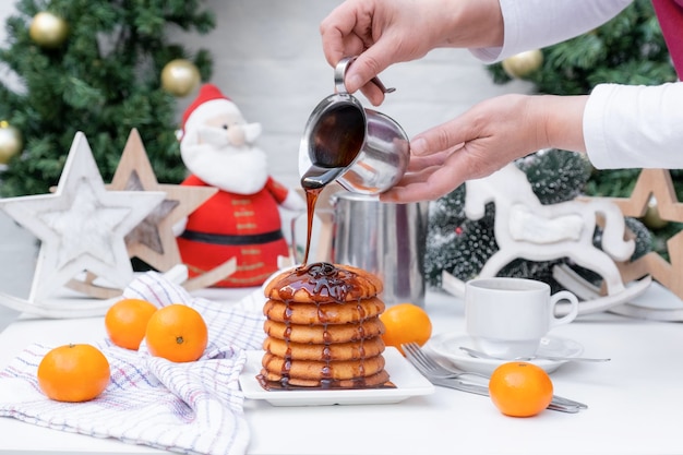 Pancake torta sciroppo d'acero cucina Capodanno Natale tè caffè