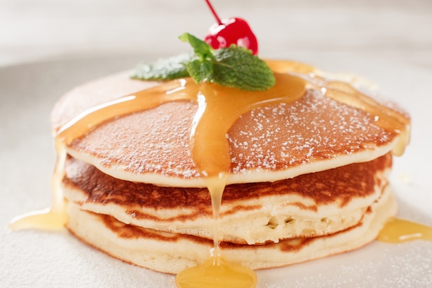 Pancakes americani con topping al miele