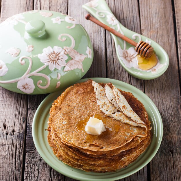 Pancakes con burro e miele