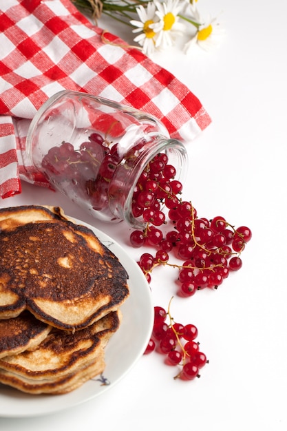 Pancakes con ribes rosso