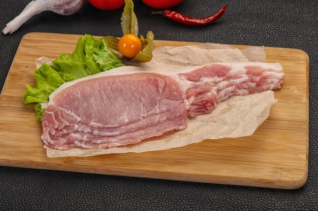 Pancetta di maiale cruda