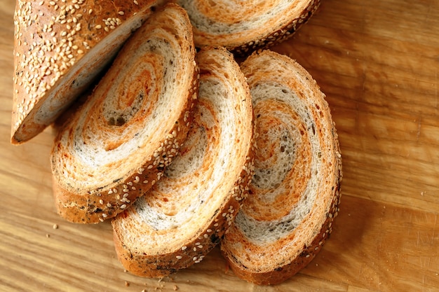 Pane affettato a mano di tradtional casalingo di recente al forno.