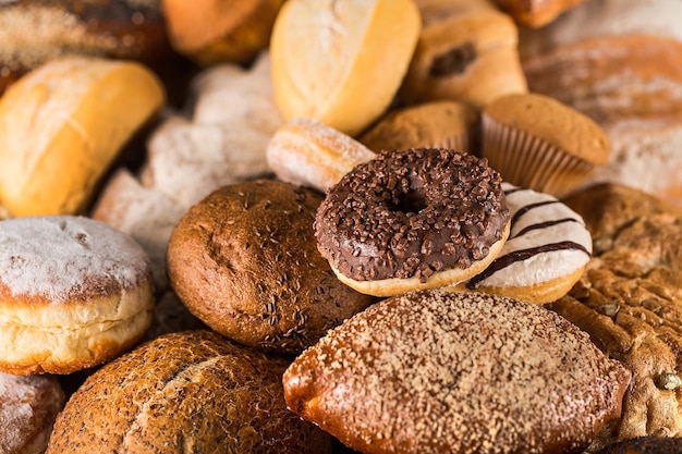 Pane al forno ciambelle focaccine ciambelle pagnotta di pane da forno