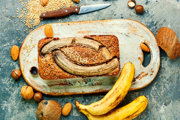 Pane alla banana fatto in casa.