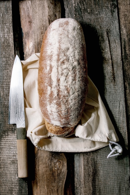 Pane artigianale di segale e grano