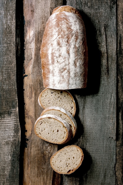 Pane artigianale di segale e grano