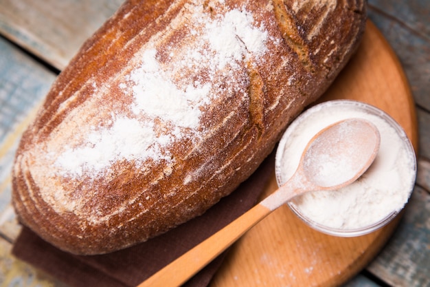 Pane con farina