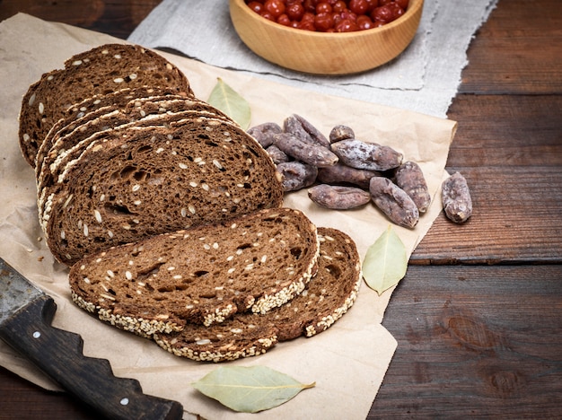 Pane di farina di segale e con semi di girasole