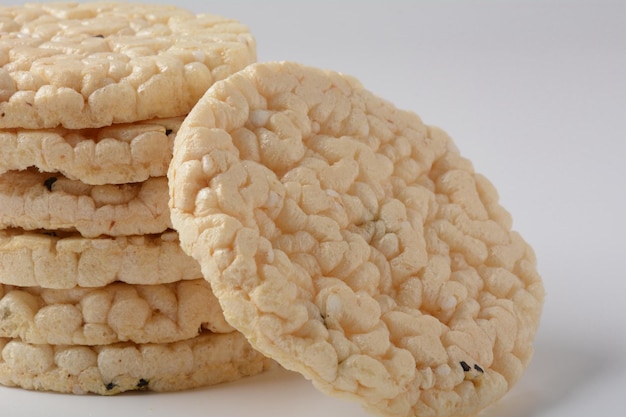 Pane di riso soffiato in pila o cialde di riso